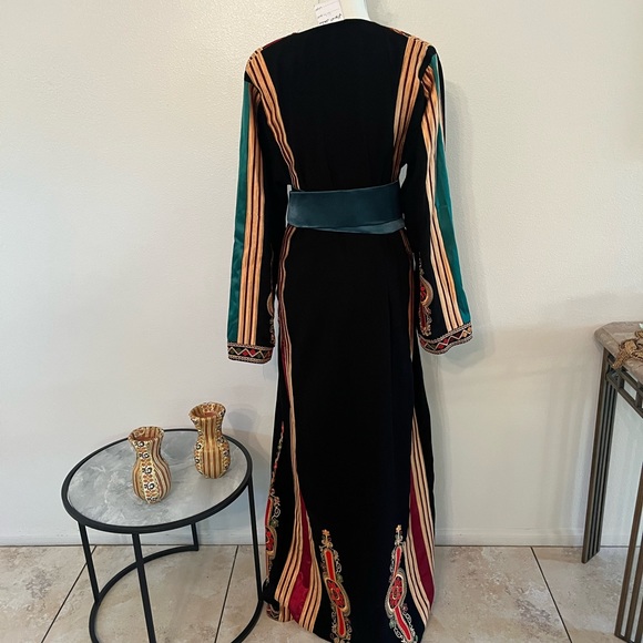 COPY - Palestinian henna / Tatreez thobe - kashmir style NEVER WORN!!! Roughly … - Picture 6 of 6